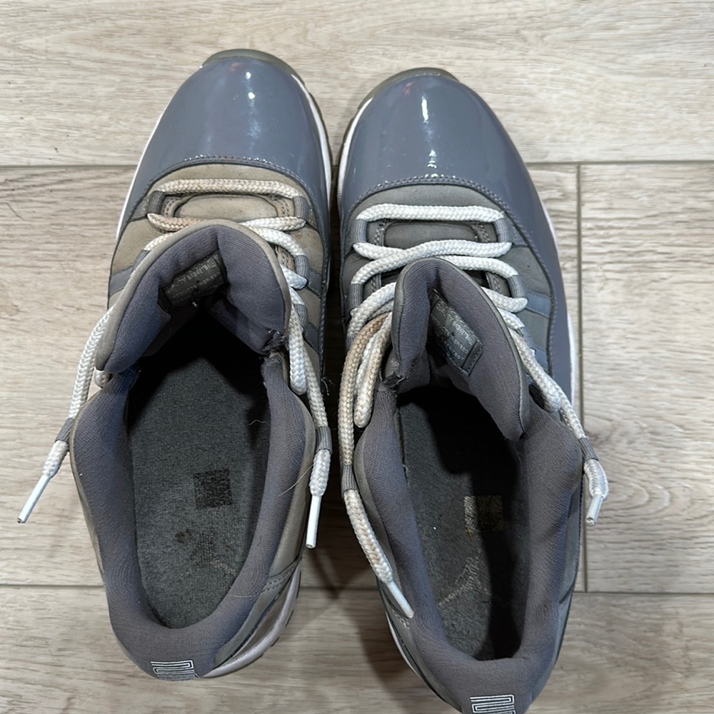 Air jordon 11 retro gray